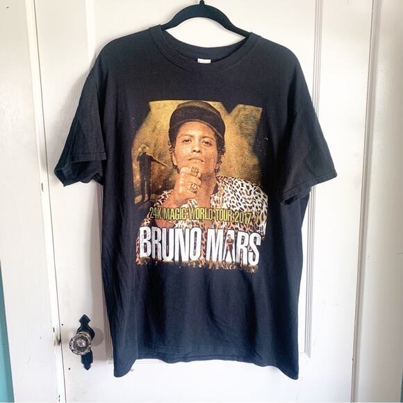 Bruno Mars 24K Magic World Tour 2017 Concert T-Shirt Graphic Tee Music Gildan L - Picture 1 of 8
